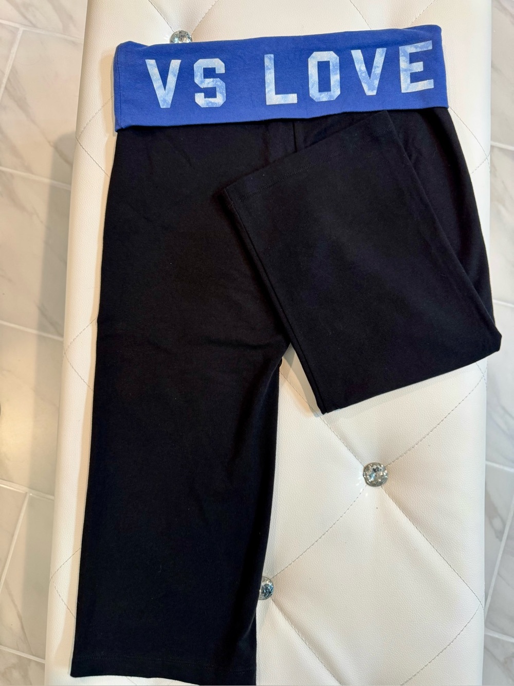 Victoria’s Secret Yoga Capri Pants “Sparkle Love” - Small